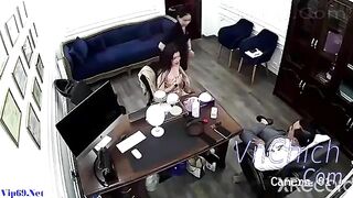 Quay lén e gái đi trị vú bị bác sĩ nắn bóp xong còn bảo vạch lồn ra