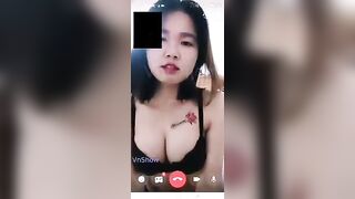 Gạ bé học sinh call video chát sex ngay khi đang nằm cạnh mẹ cực kích thích