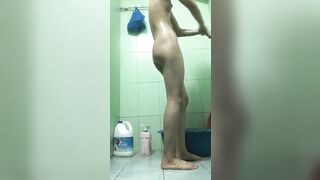 quay lén e gái tắm