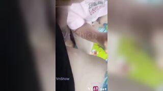 E gái chs lớn hát karaoke mà cầm 2 mic 1 mic để bú 1 mic để hát
