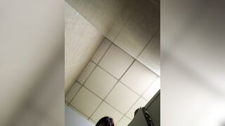 Em Gái Live Show Hàng - Thủ Dâm Nơi Công Cộng Phần 10