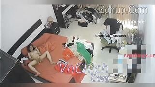 Đi hc thêm thanh niên lm liều, đặt cam quay lén cô giáo phát hiện cô giáo thủ dâm