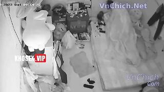 Hack camera e gái cấp 2 quàng khăn đó dùng lồn để giữ a trai ko đi công tác