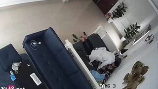 Hack camera bác sĩ tranh thủ lúc vắng khách làm nhanh một nháy với vợ cực ngon