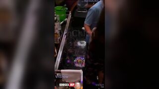 Móc bím xoa vú xả đồ hít ke trong quán karaoke ở đồng tháp