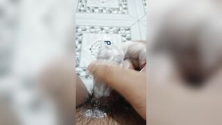 Theo yêu cầu hành hạ con cu bằng kem đánh răng