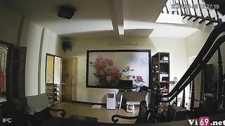 Em hàng kính  cận xóm nude