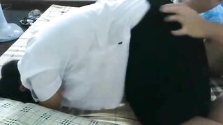 Em gái vừa đi học về đã bị anh trai đè ra địt đến co giật