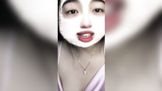 live tt mà bận đồ vậy làm mấy anh nứng
