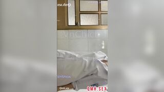 bé học sinh bị lừa vào wc trường thủ dâm bị hiệu trưởng phát hiện đến trầm cảm