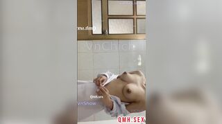 bé học sinh bị lừa vào wc trường thủ dâm bị hiệu trưởng phát hiện đến trầm cảm
