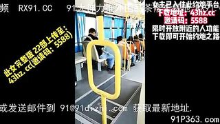 Lại một con hàng show múp rụp