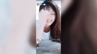 Em Gái Lộ Hàng Trên Tóp Tóp