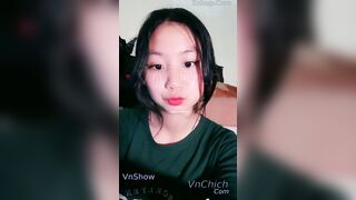 Siêu phẩm bé gái ms lớn vừa xem doraemon vừa thủ dâm toé nước p2