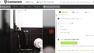 Em Linh vừa tắm vừa livestream