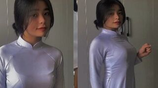 Đụ em Huyền My 2ka9 áo dài thích ưỡn ngực