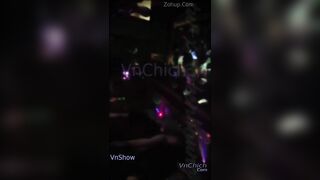 Giải đáp cho cj e vì sao Ctrai hay đi karaoke đây nha, Lồn dâng tận miệng