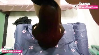 Lồn mẹ chảy nước quá trời