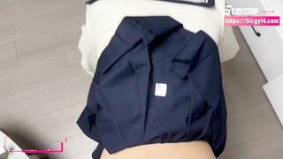 Uy hiếp con em bằng ảnh nóng của nó gửi cho bạn trai
