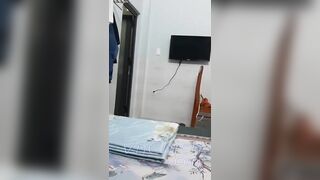 Học bài cx ko yên, thg e cứ ngồi sục ko chú tâm được nên đè ra địt