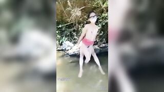 Rủ e ny đi tắm sông và cái kết, Đang tắm thì lôi hàng 30cm ra chịch