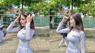 Kiều Oanh dáng ngon được nện cười sảng khoái