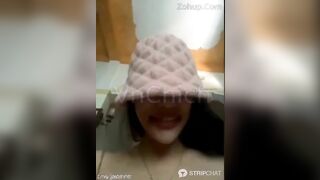 E Loli livestream trên IG thủ dâm trước bàn thờ khi bố mẹ đi lm