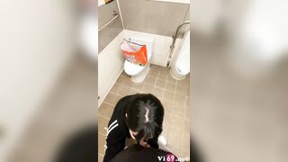 Lén bú cu thg bạn trong wc nam bị mấy a nv phát hiện