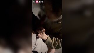 Nửa đêm bé học sinh thủ dâm bú cu dạo gạ mấy chú có chồng
