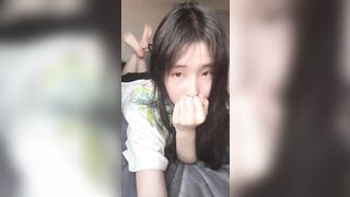 Nữ Sinh Vú Lồn Mới Nhú Móc Lồn Đỏ Hỏn Lộ Clip Nhạy Cảm