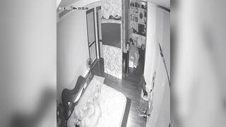 Hack Camera ngoại tình với anh hàng xóm lúc chồng đi công tác vắng nhà