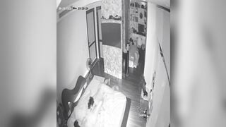Hack Camera ngoại tình với anh hàng xóm lúc chồng đi công tác vắng nhà