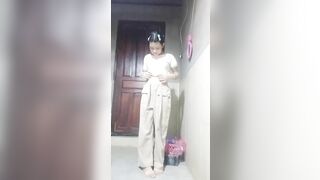 Bé học sinh Siêu non và rất là ngon 3