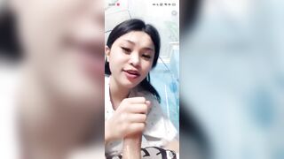 Bú cu Ny trên live