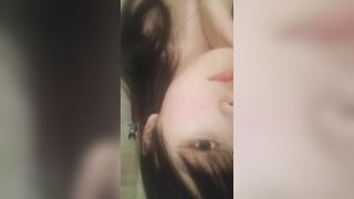 Loli Hoa Chỉ 208 vừa đái vừa thủ dâm cho thg bạn thân xem để mua mì cay