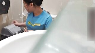 Em nhân viên Điện máy xanh