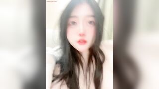 Bé đáng yêu vừa tắm xong thì làm luôn 1 nháy cho nóng