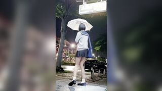 Đợi xe bus lâu quá lm e rơi sex toy sữa chảy tung toé