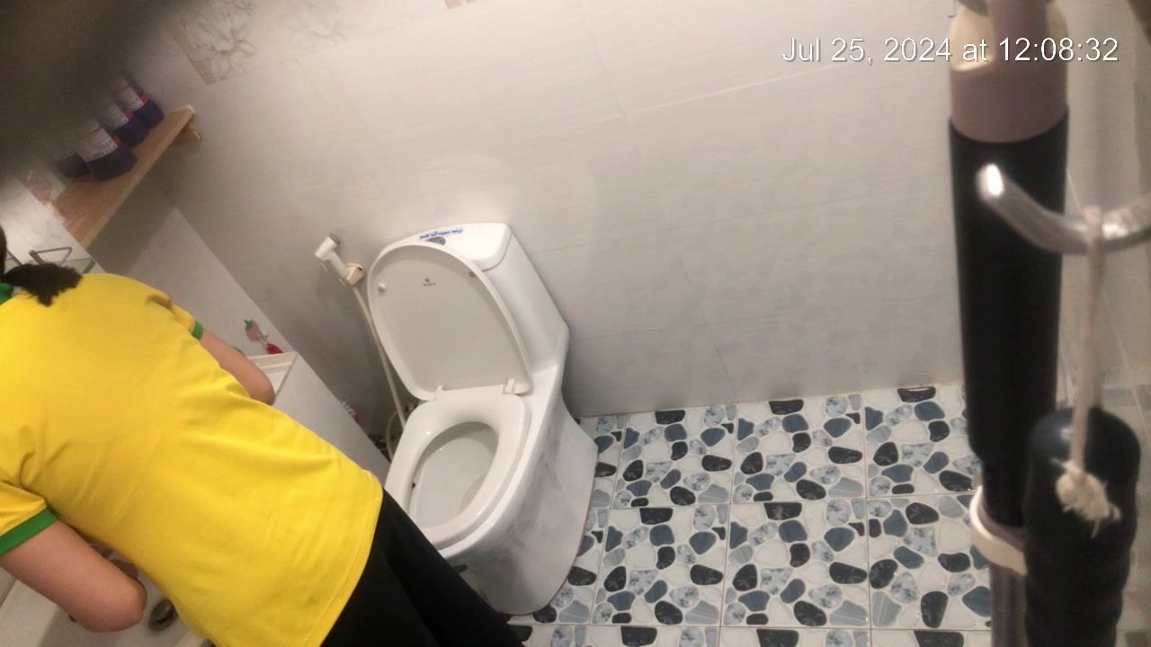Quay lén e giáo viên đi tiểu 3