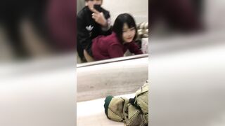 Sex Chịch Nhau Trong Toilet Công Cộng Cùng Em Gái Mình Dây Vú Bự