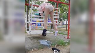 Súc vật Trung, Bạo dâm e gái xong vứt ở ngoài Sữa đặc chảy tung toé