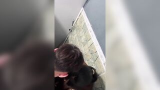 Bọn học sinh địt nhau trong toilet lúc tham quan bị quay lén phát hiện