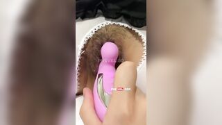 Tra tấn em người hầu xinh đẹp một cách mạnh bạo