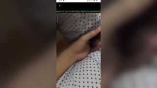 Lén móc lồn con bạn thân trong quán trà sữa bị chủ quán phát hiện