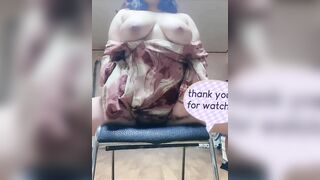 Chán quá thủ dâm ở phòng tiếp dâm, Bị quản lý phát hiện