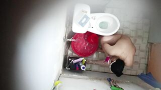 Em gái vú to lồn múp tắm