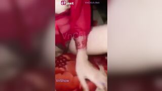 Vuốt chim anh vừa dài vừa to chuẩn bị được chịch là em cười mê mệt vì thích thú