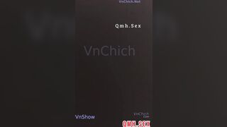 Phát hiện 2 e học sinh vào toilet trường địt nhau bị bắt