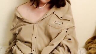 Vú bự Chuppy dáng ngon Hoàng Thảo Vy thủ dâm móc lồn full Clip bé nó