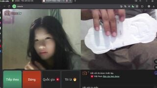 Ometv em gái teen lần đầu thấy sextoy và con cu đen , chú đút cho con coi đi